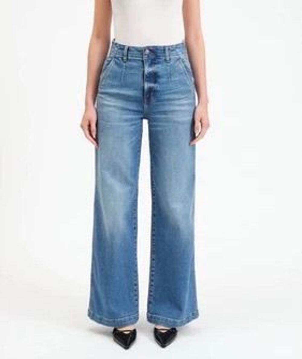 Daze Jeans Size 28 $138 MSRP
